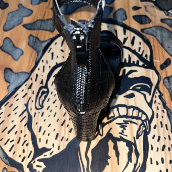 Open toe heels - Picture 3 of 4